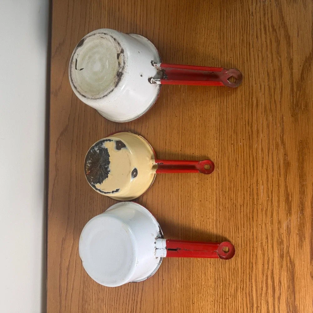 Vintage Enamelware Nesting Saucepan Set White with Red Trim 3‎ pc Rustic Decor